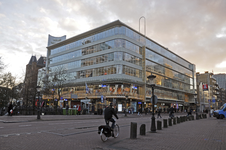 909327 Gezicht op het winkelpand House Modernes (voormalige warenhuis Galeries Modernes annex winkelcentrum De Blauwe ...